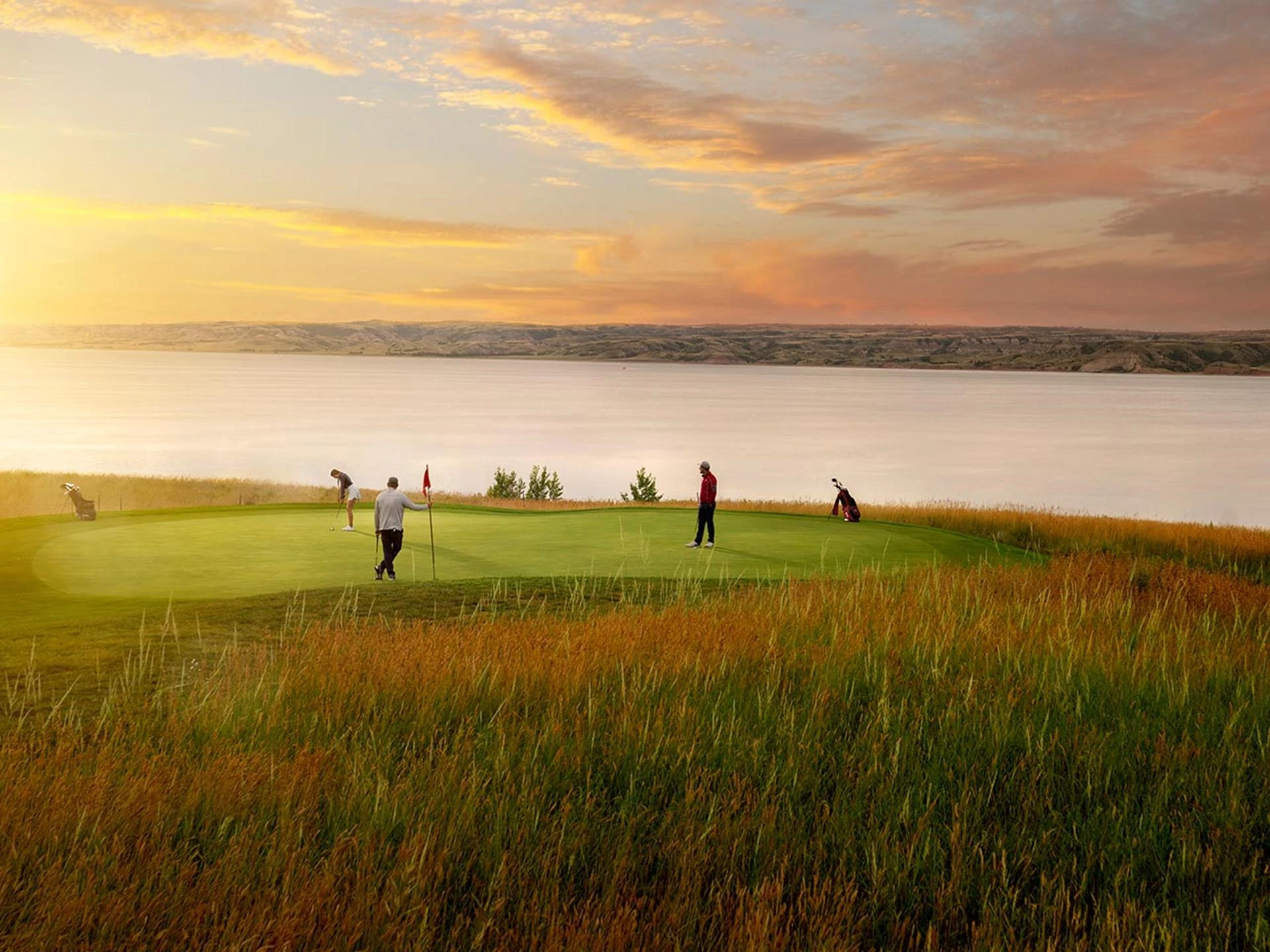 Enjoy North Dakota’s long summer days and mild evenings out on the golf course.