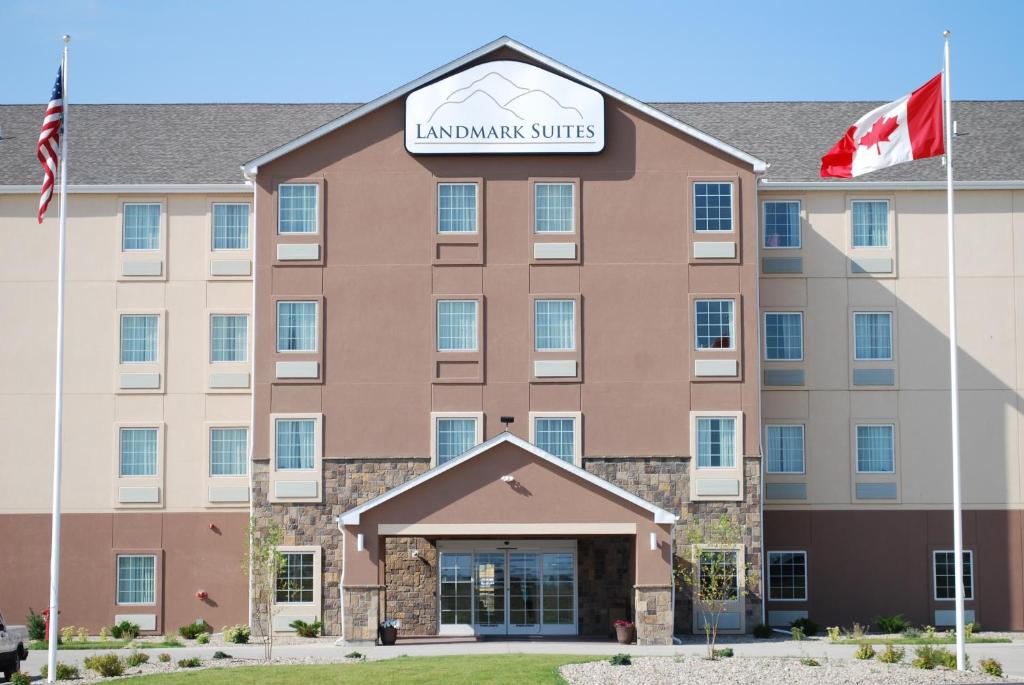 Landmark Suites - Outside View